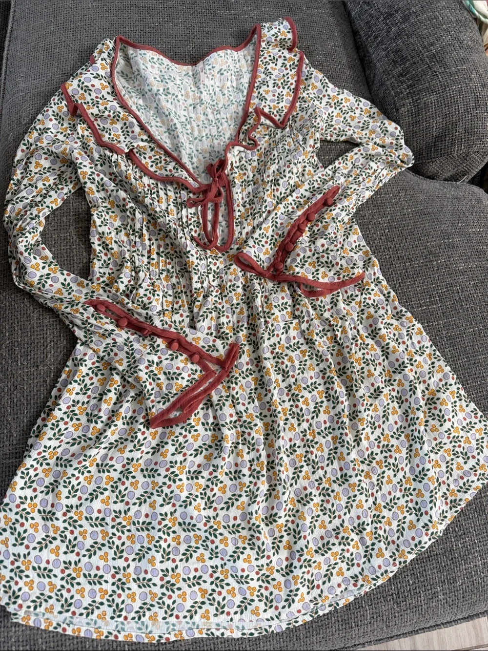 Women’s Free People White Floral Ruffle Dress w/Rust Trim Size S Trumpet sleeves